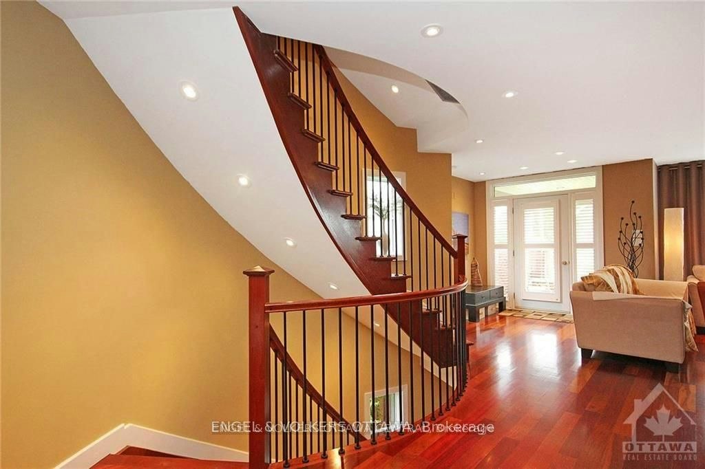 281 Kirchoffer Avenue, Ottawa, ON, K2A 1Y1 - 7
