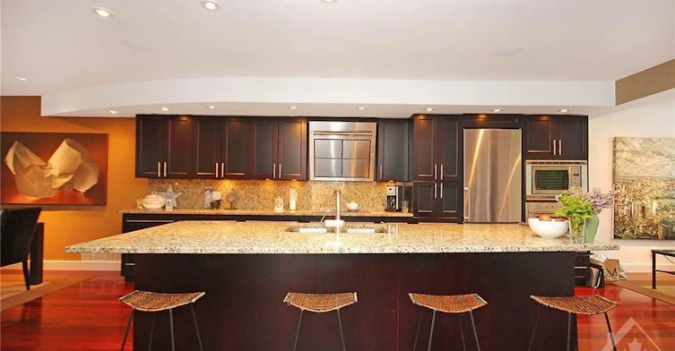 281 Kirchoffer Avenue, Ottawa, ON, K2A 1Y1 - 5
