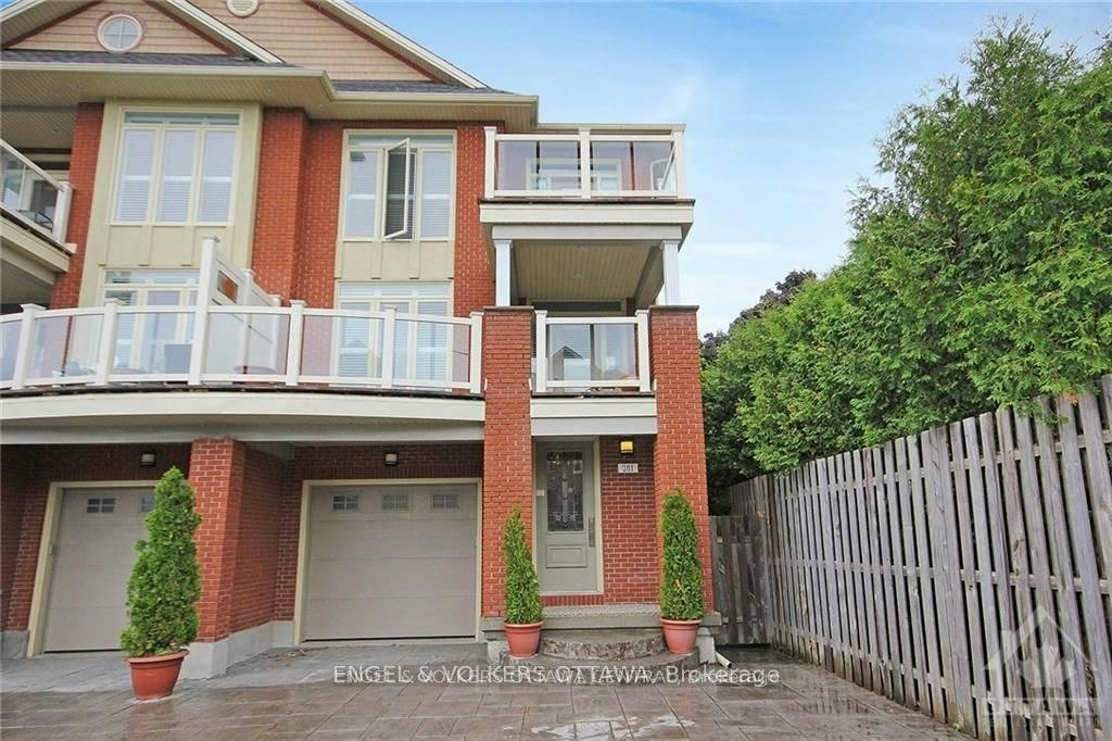 281 Kirchoffer Avenue, Ottawa, ON, K2A 1Y1