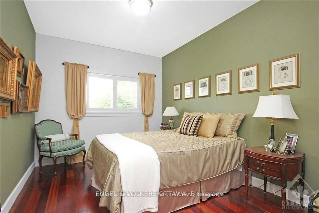 281 Kirchoffer Avenue, Ottawa, ON, K2A 1Y1 - 9