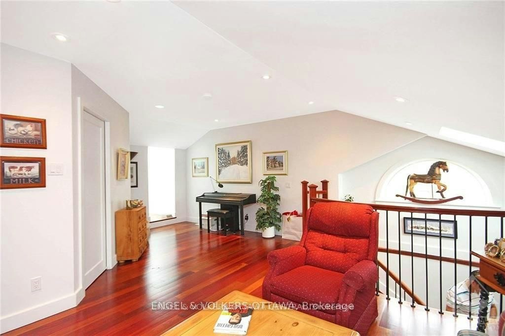 281 Kirchoffer Avenue, Ottawa, ON, K2A 1Y1 - 20