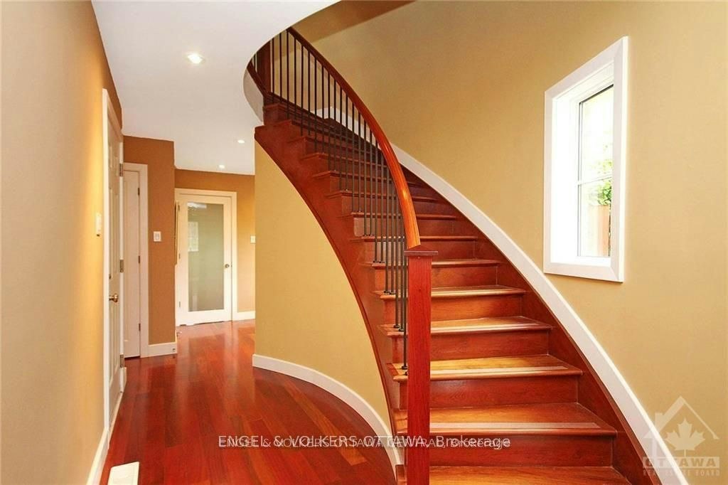 281 Kirchoffer Avenue, Ottawa, ON, K2A 1Y1 - 8