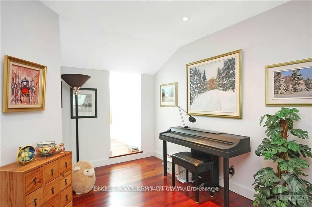 281 Kirchoffer Avenue, Ottawa, ON, K2A 1Y1 - 21