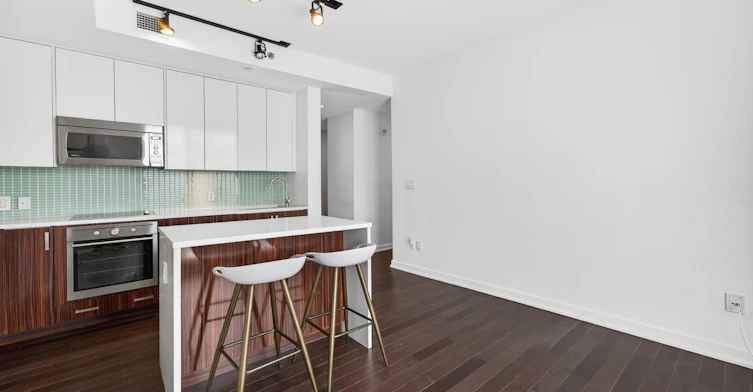 1210-300 Lisgar Street, Ottawa, ON, K2P 0E2 - 7