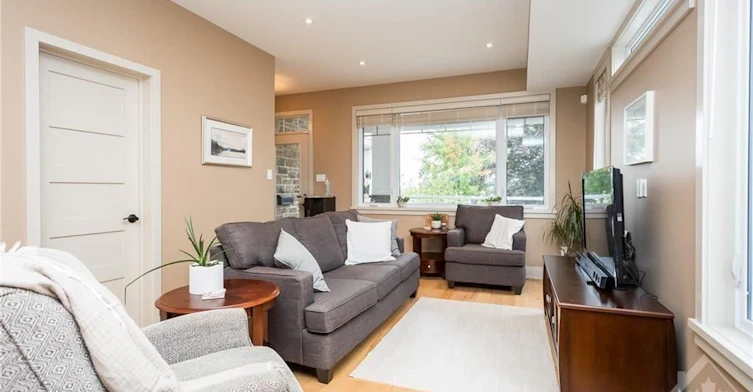 267 Kirchoffer Avenue, Ottawa, ON, K2A 1Y1 - 6