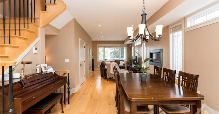 267 Kirchoffer Avenue, Ottawa, ON, K2A 1Y1 - 9