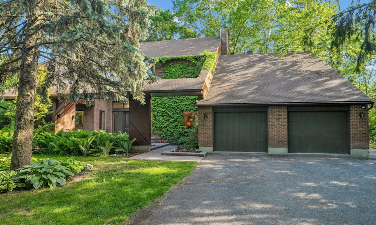 7 Mid Pines Grove