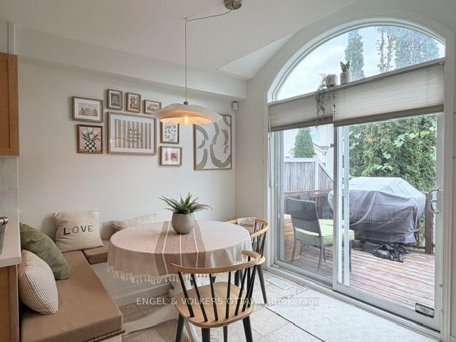124 Landover Crescent, Ottawa, ON, K2M 2W2 - 3