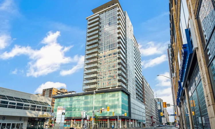 1710-324 Laurier Avenue W