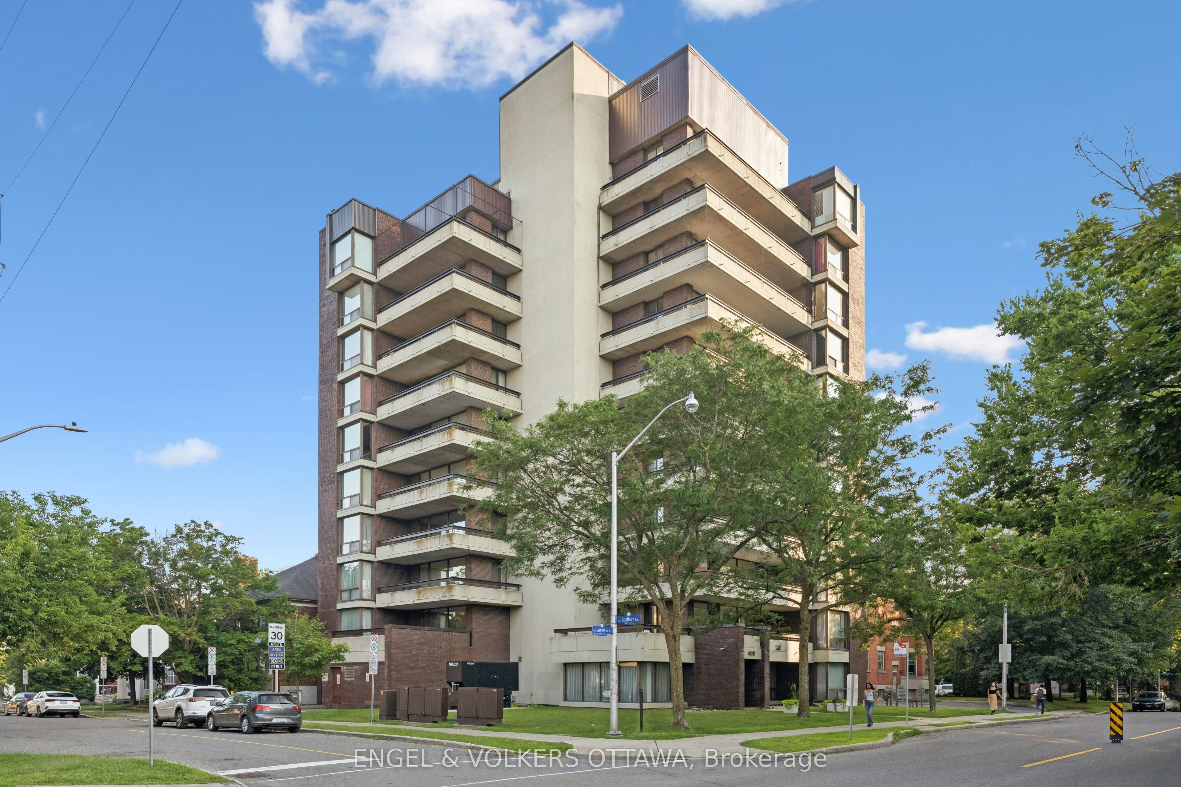 8A-400 Laurier Street E, Ottawa, ON, K1N 8Y2