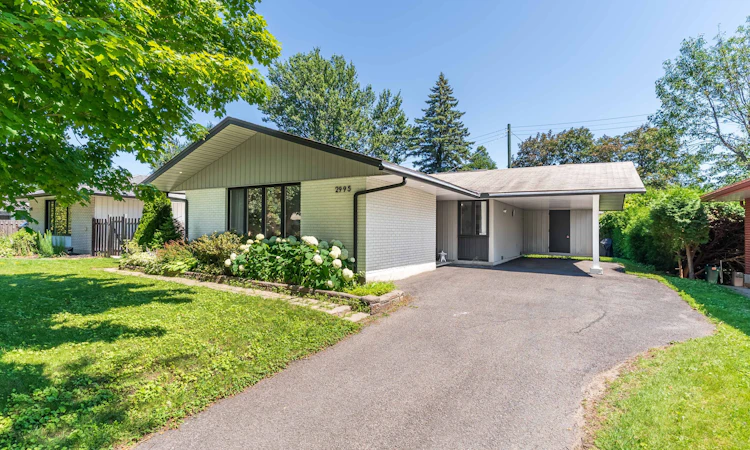 2995 Cowan Crescent