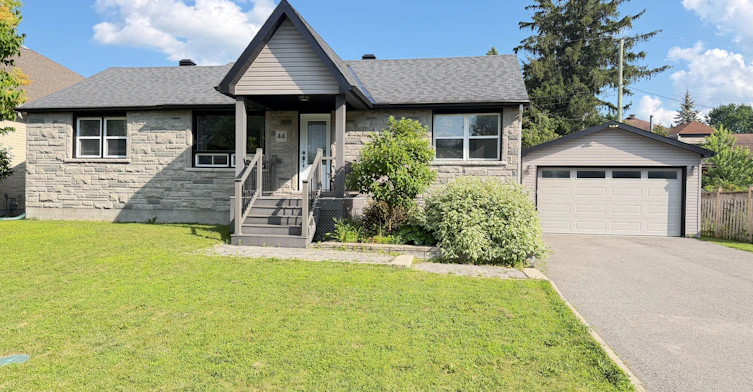 44 Granton Avenue, Ottawa, ON, K2G 1W8
