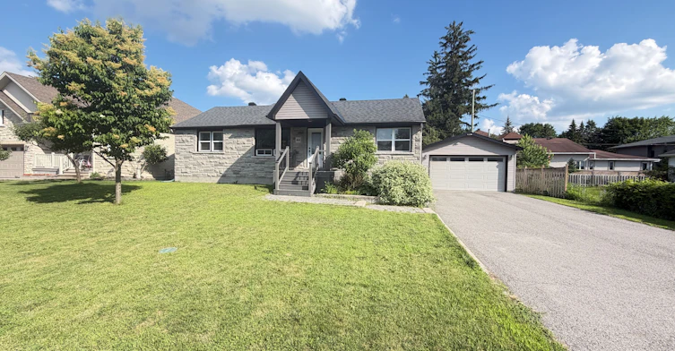 44 Granton Avenue, Ottawa, ON, K2G 1W8 - 2