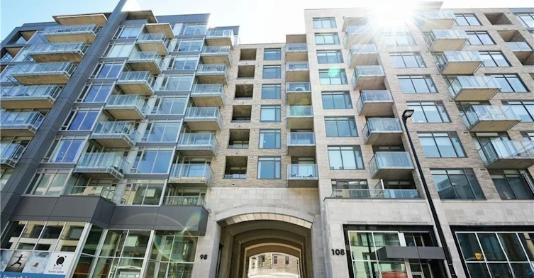108 Richmond 208 Road, Ottawa, ON, K1Z 0B3