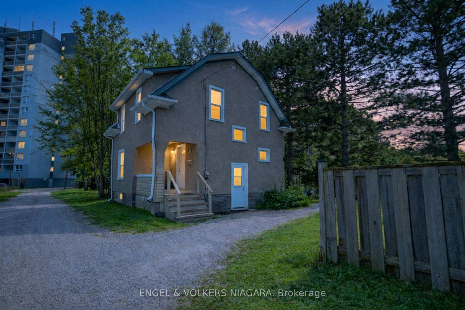 4752 Crawford Place W, Niagara Falls, ON, L2E 1Z2