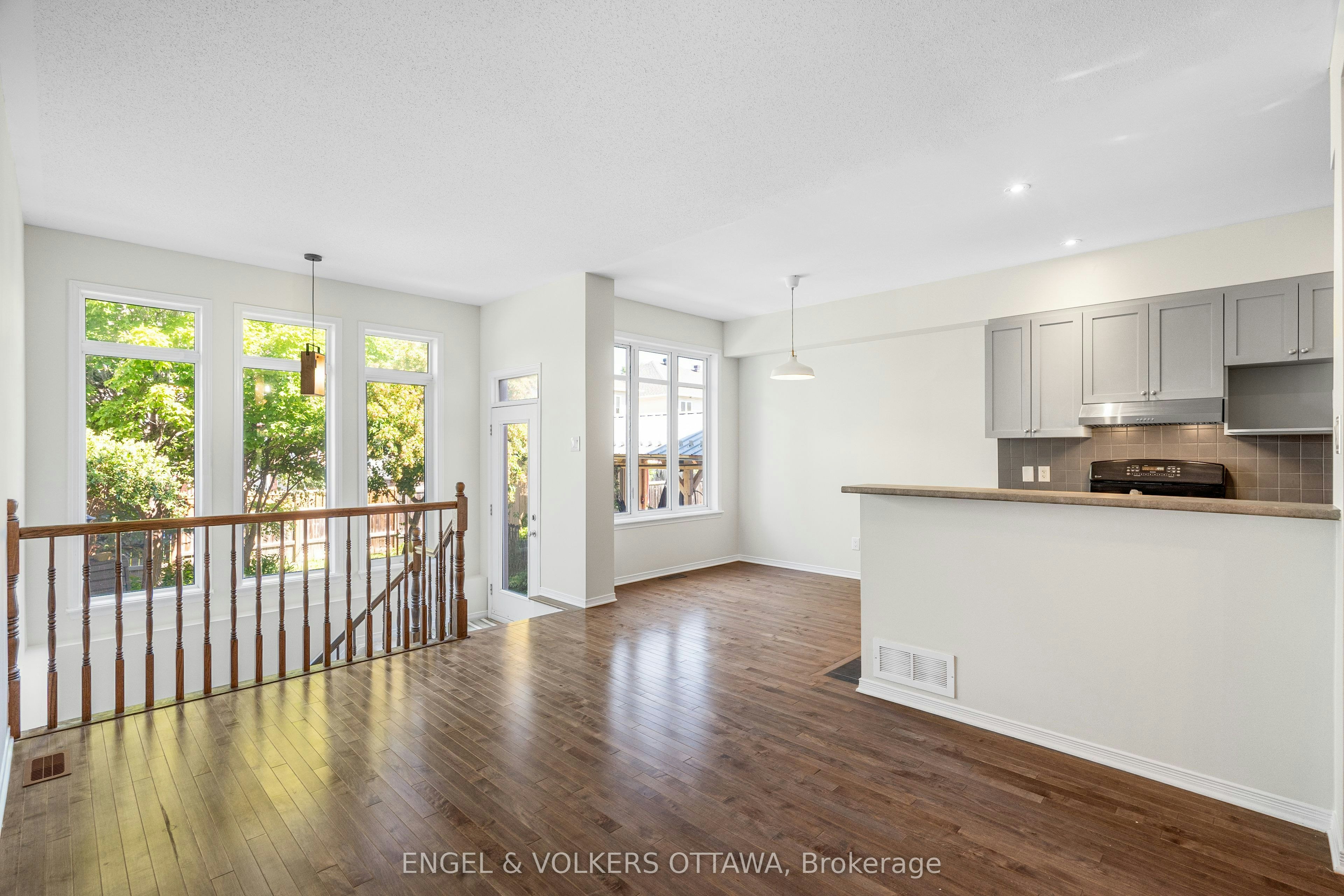 729 Nakina Way, Ottawa, ON, K1V 2H9 - 11