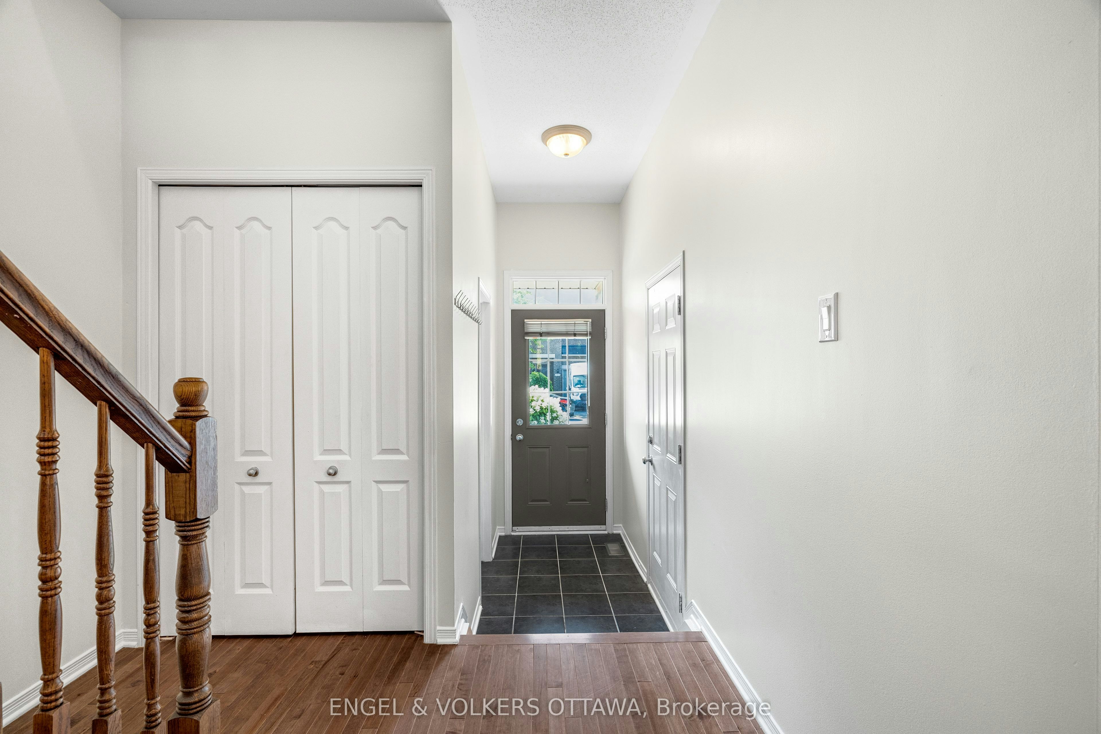 729 Nakina Way, Ottawa, ON, K1V 2H9 - 6