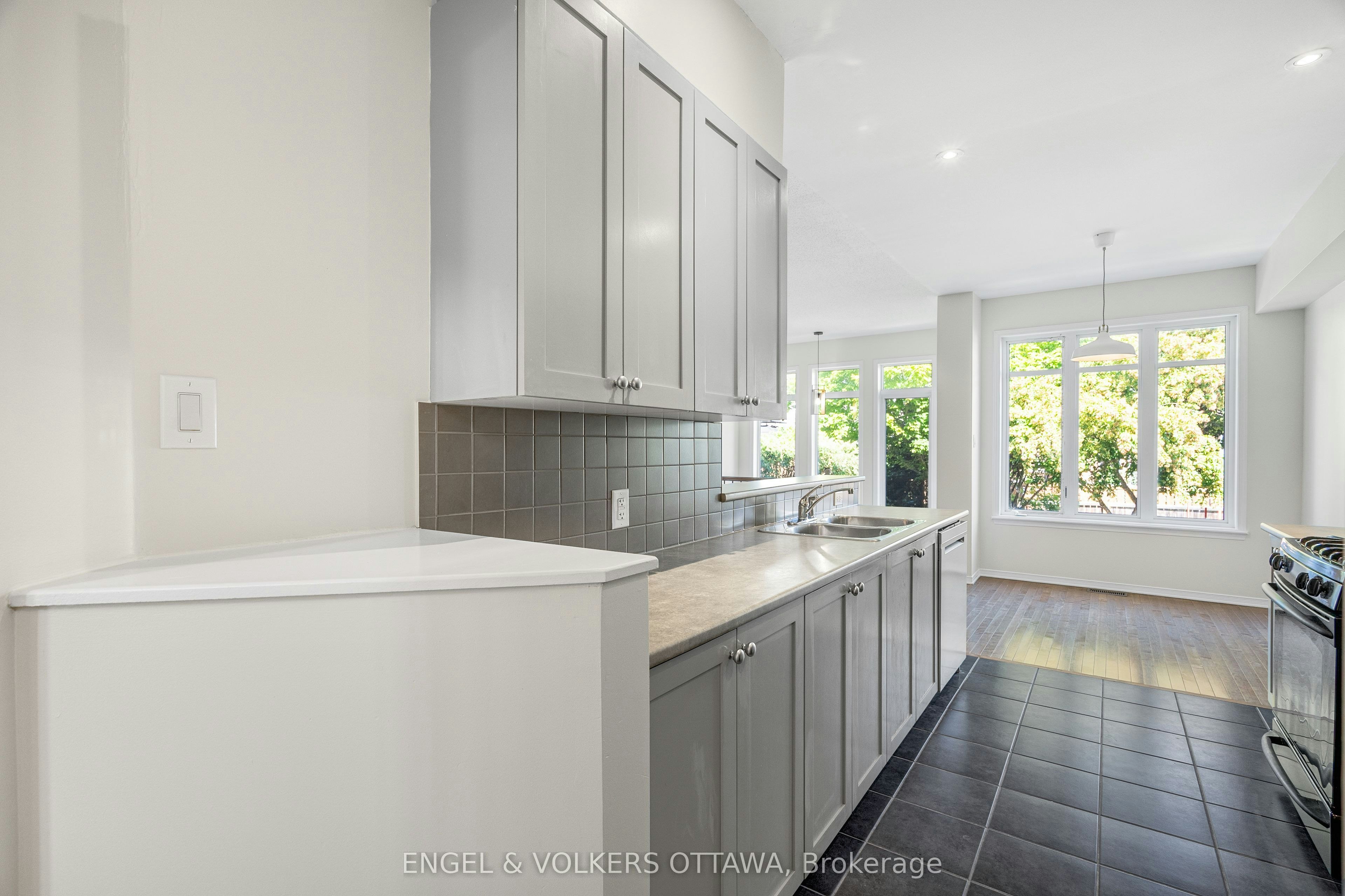 729 Nakina Way, Ottawa, ON, K1V 2H9 - 19