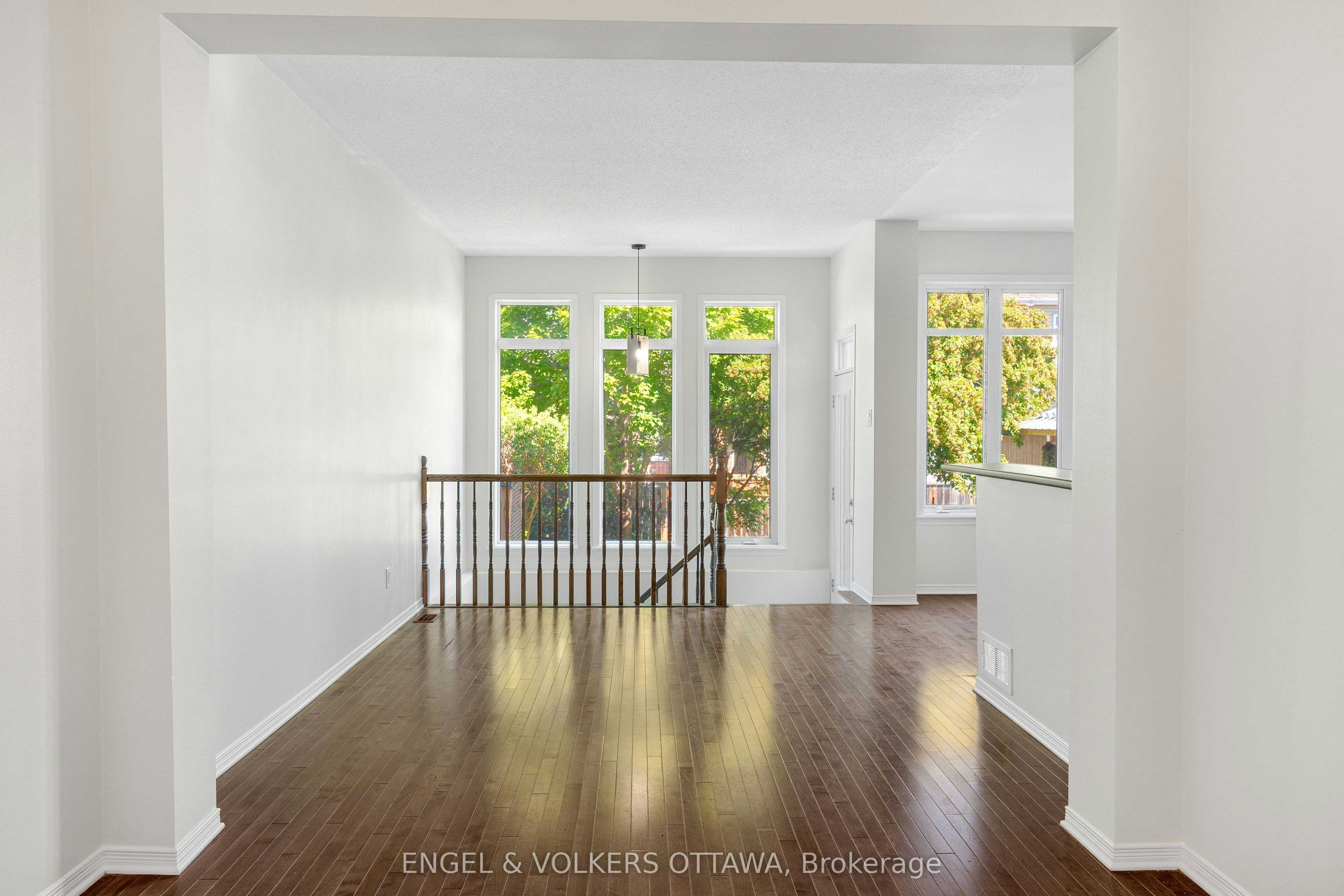 729 Nakina Way, Ottawa, ON, K1V 2H9 - 9