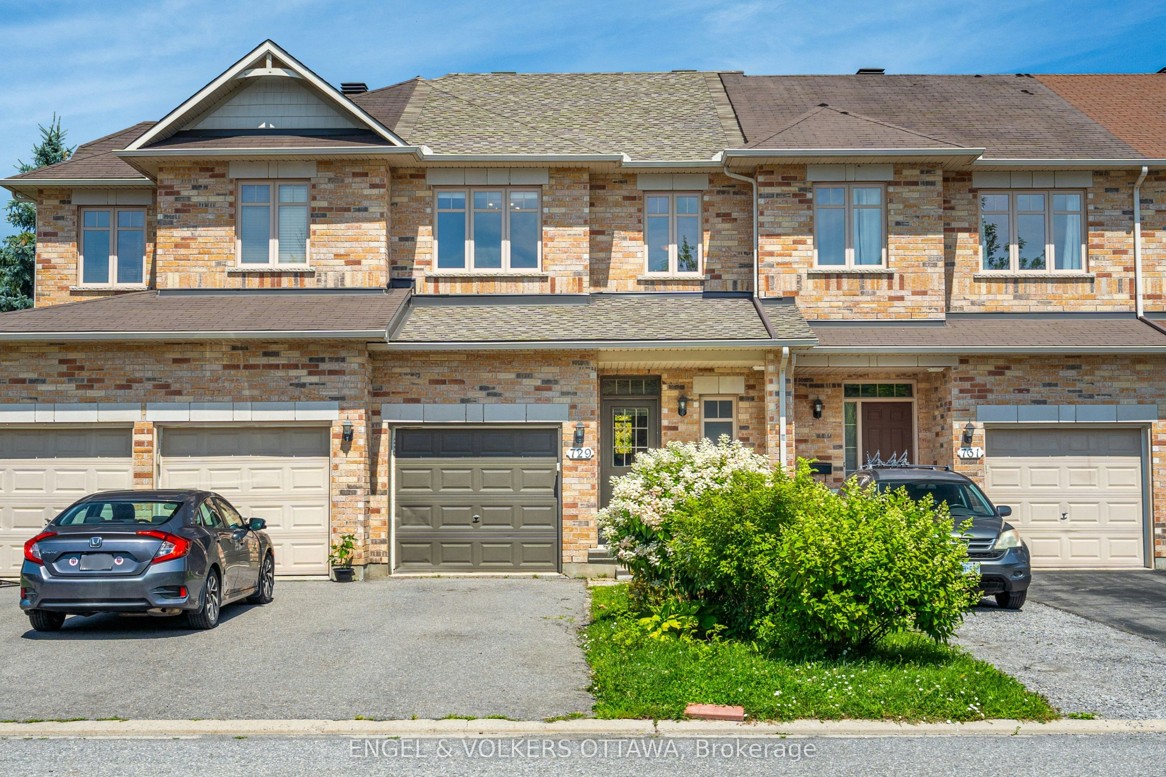 729 Nakina Way, Ottawa, ON, K1V 2H9 - 2