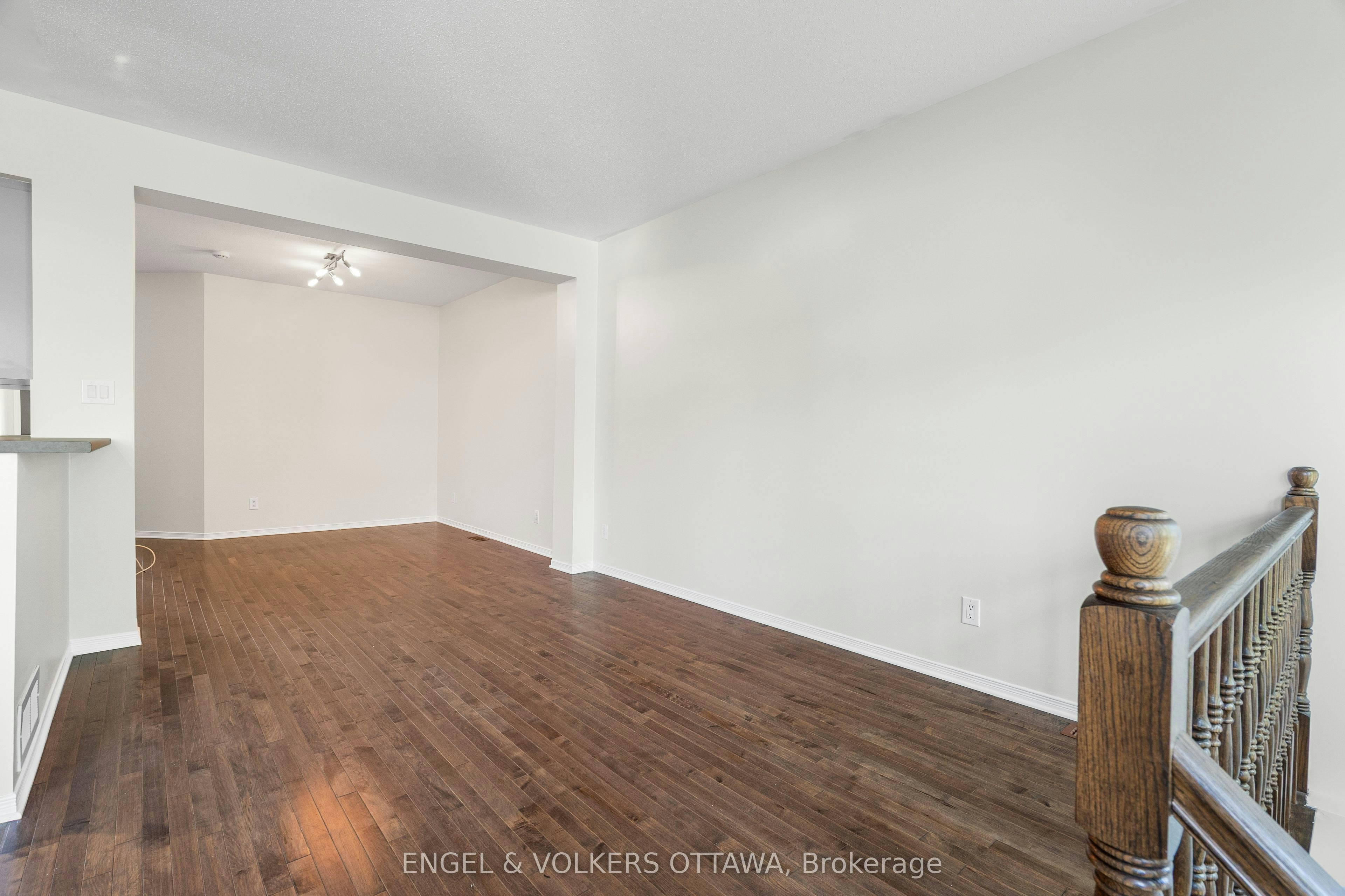 729 Nakina Way, Ottawa, ON, K1V 2H9 - 12