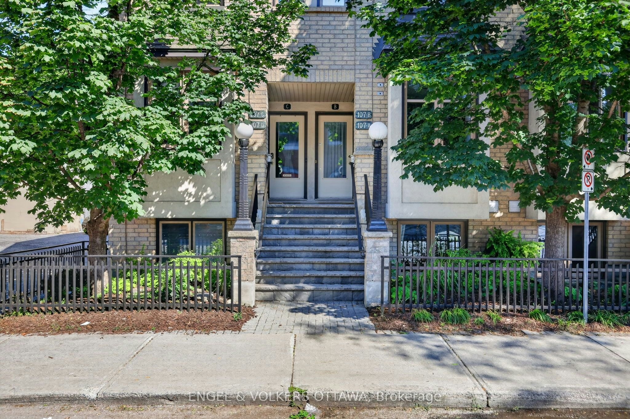 107 A Third Avenue, Ottawa, ON, K1S 2J7 - 3