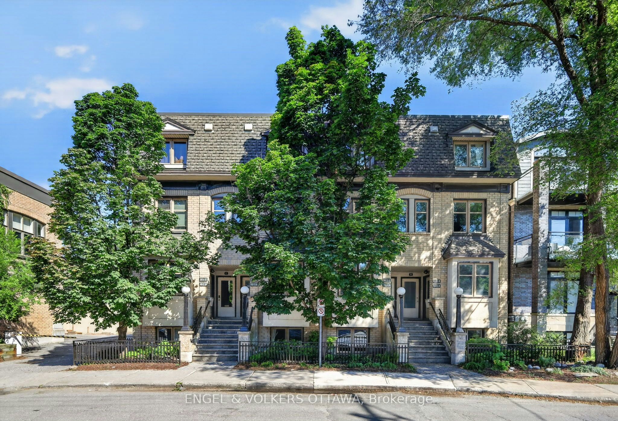 107 A Third Avenue, Ottawa, ON, K1S 2J7 - 2