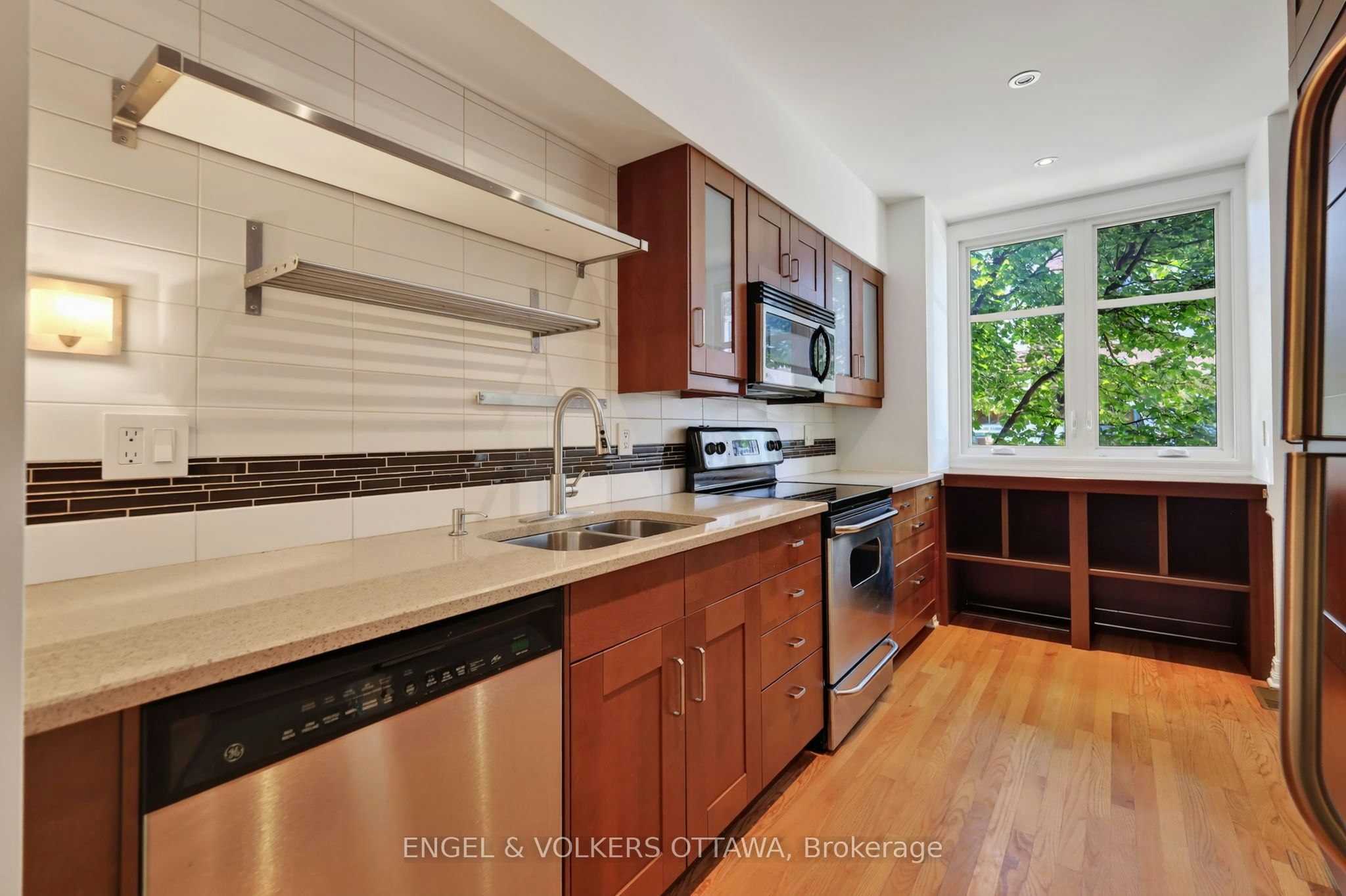 107 A Third Avenue, Ottawa, ON, K1S 2J7 - 6