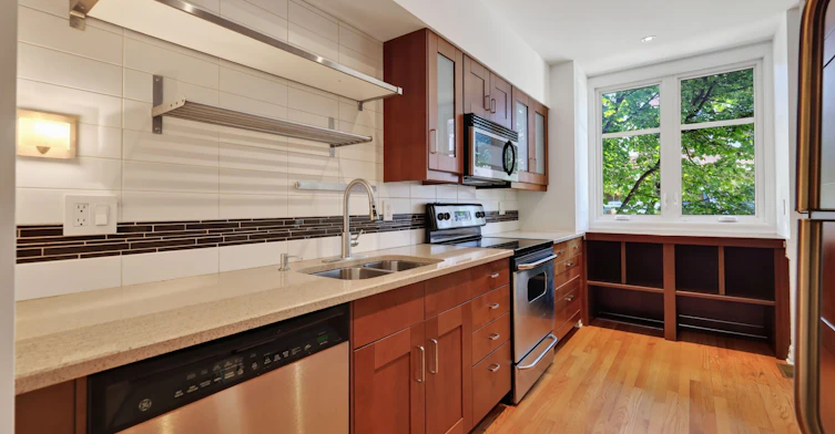 107 A Third Avenue, Ottawa, ON, K1S 2J7 - 6