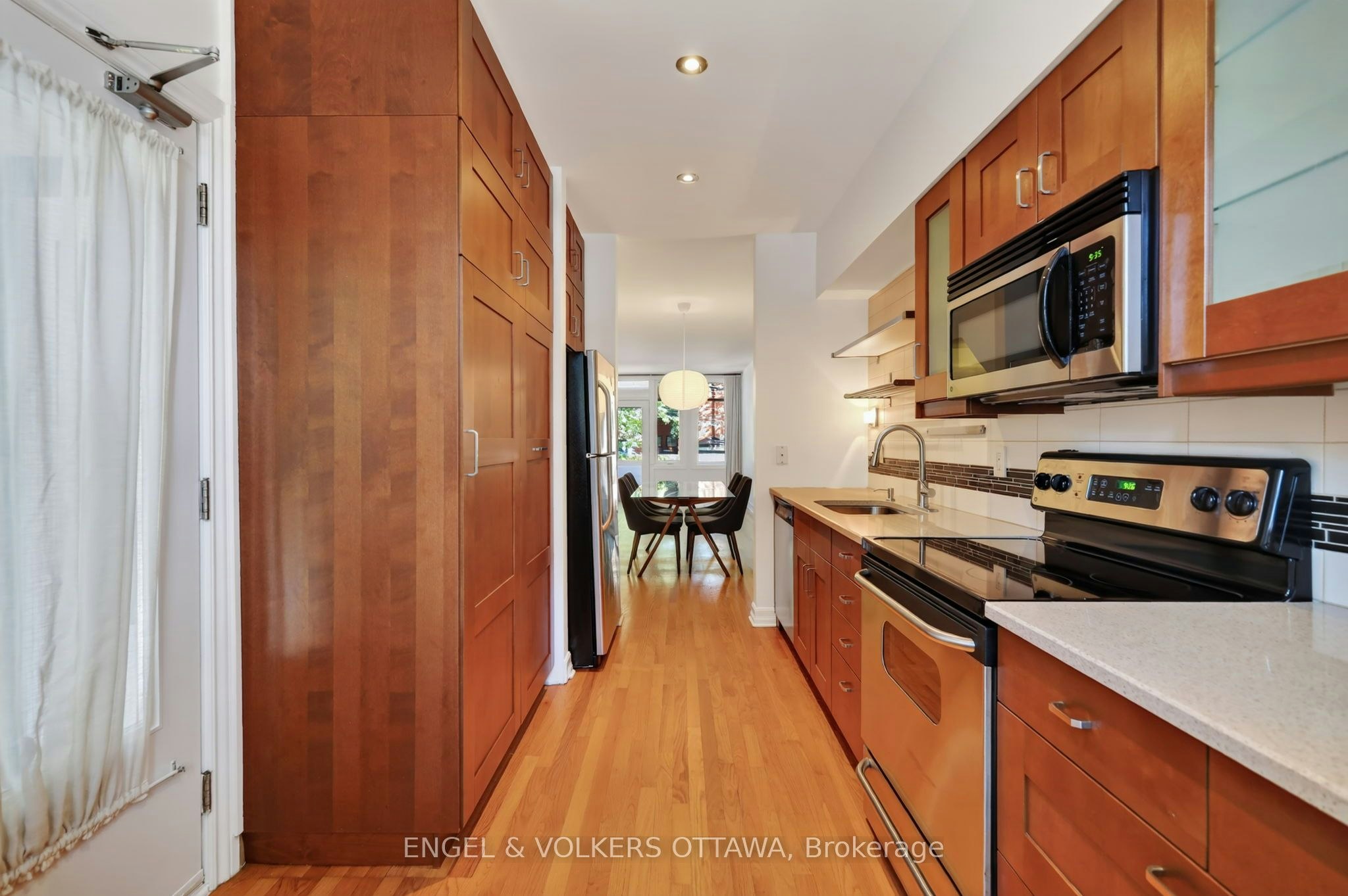 107 A Third Avenue, Ottawa, ON, K1S 2J7 - 4