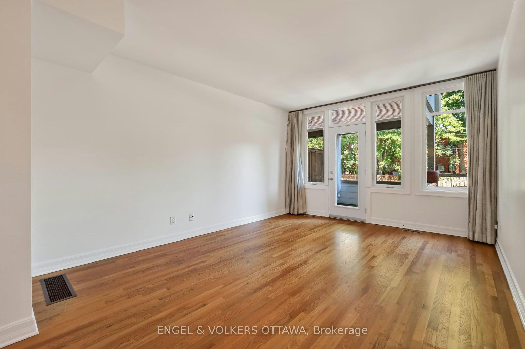 107 A Third Avenue, Ottawa, ON, K1S 2J7 - 12