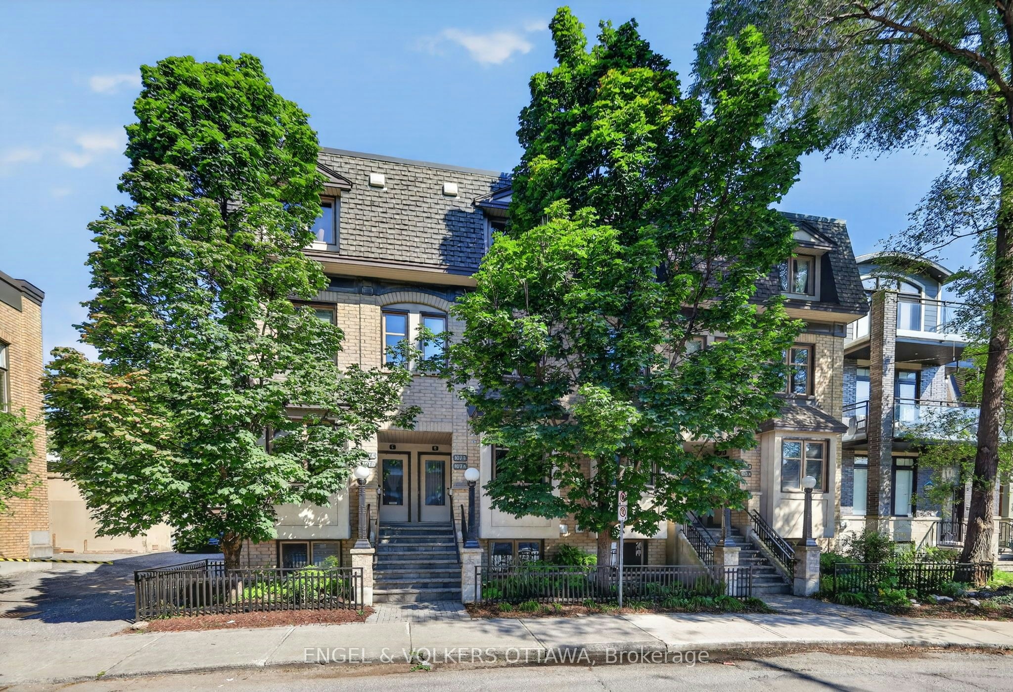 107 A Third Avenue, Ottawa, ON, K1S 2J7