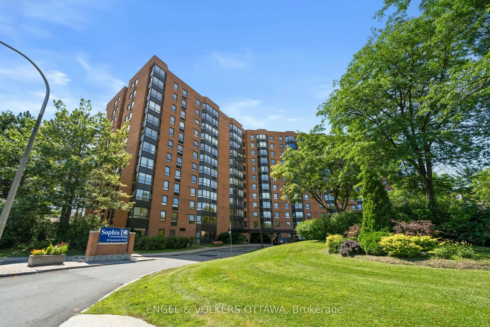 1213-80 Sandcastle Drive, Ottawa, ON, K2H 9E7