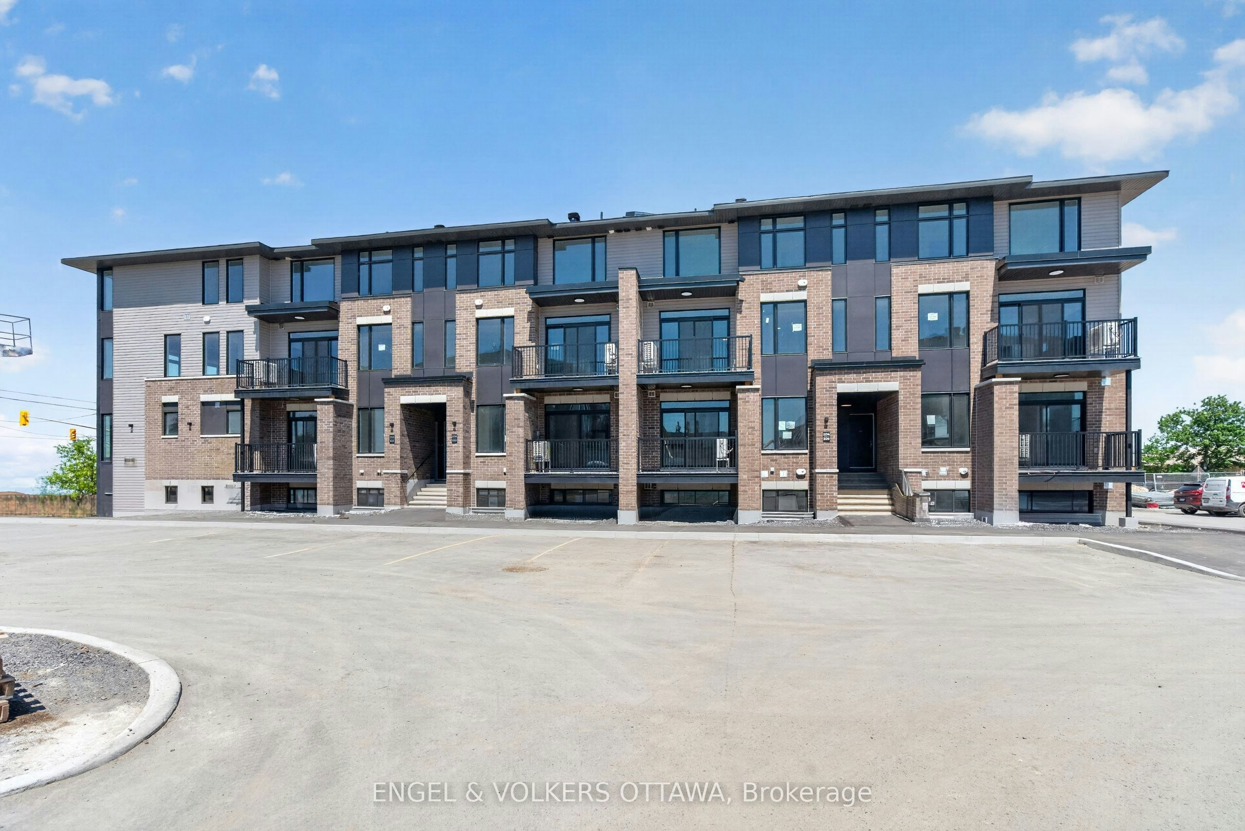 138 Stardust Private, Ottawa, ON, K1T 3W6 - 3
