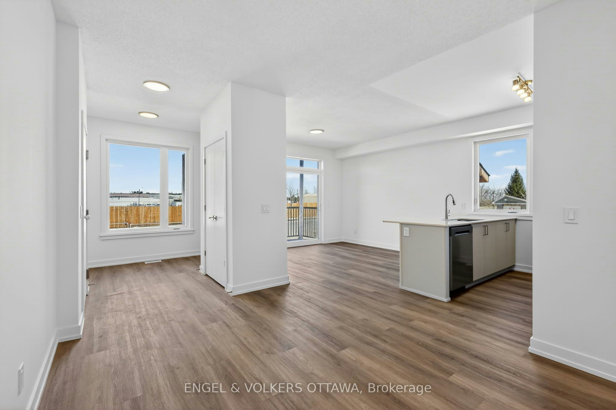 138 Stardust Private, Ottawa, ON, K1T 3W6 - 9