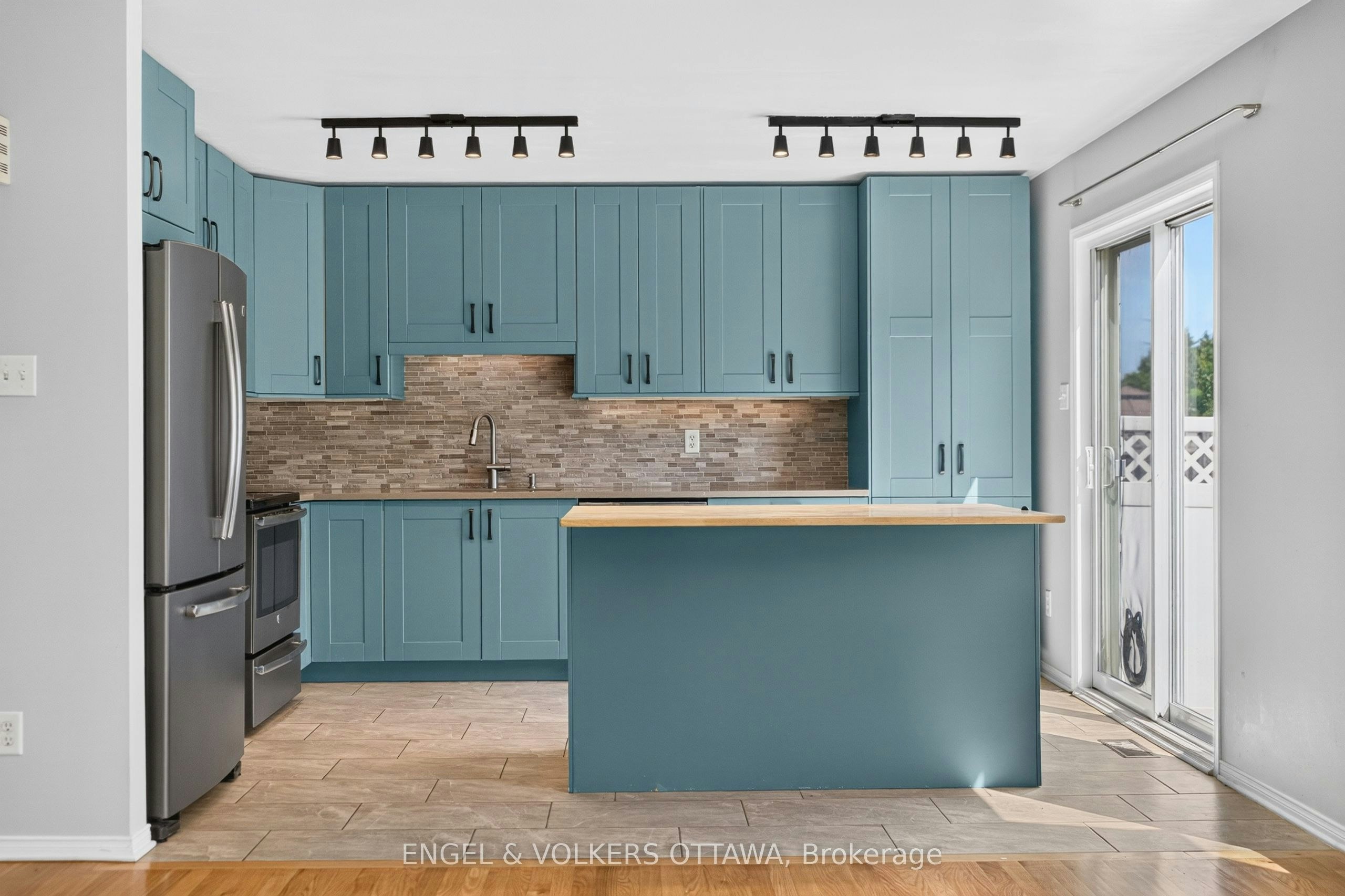 2123 Esprit Drive, Ottawa, ON, K4A 4K2 - 22