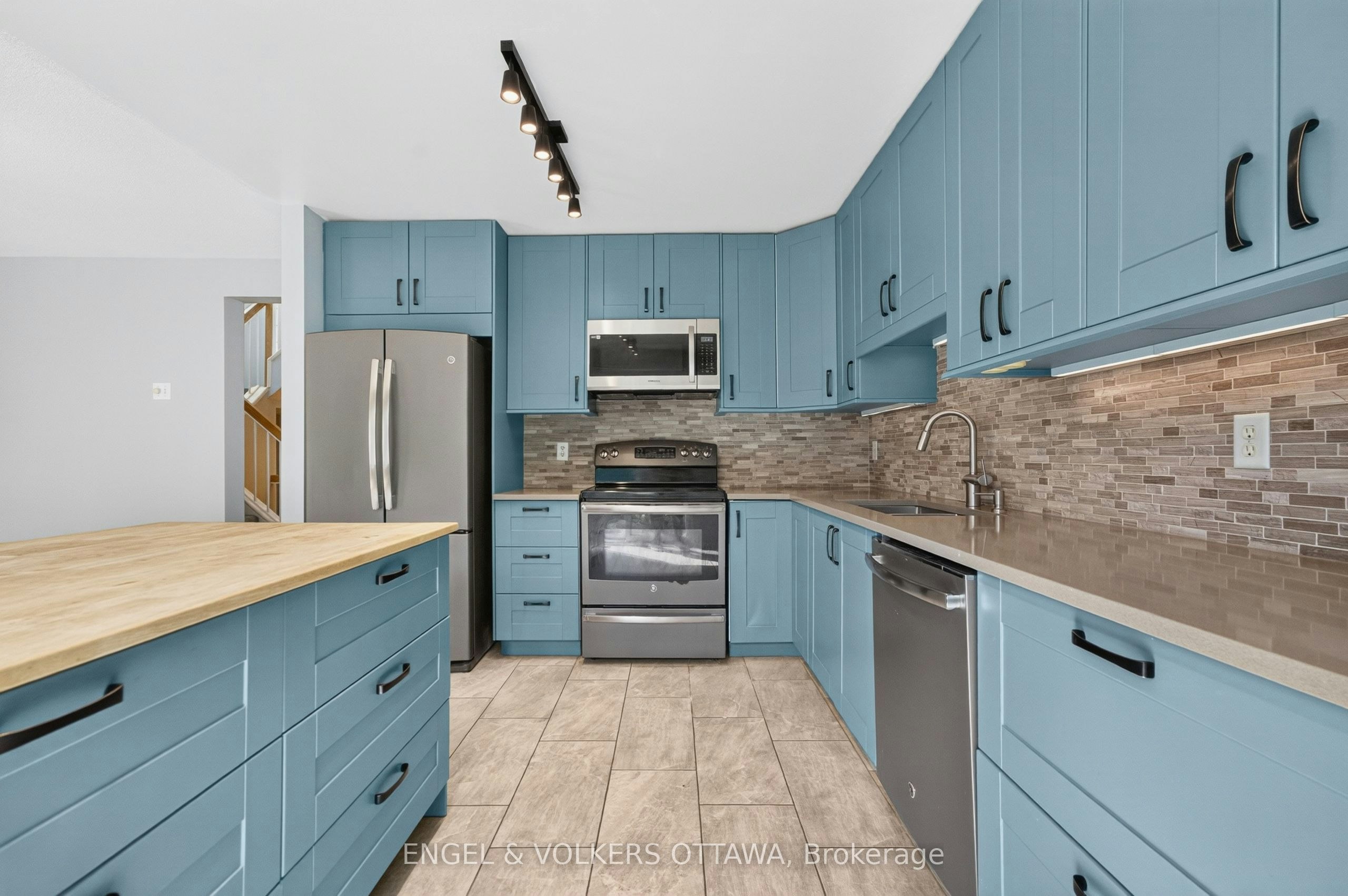 2123 Esprit Drive, Ottawa, ON, K4A 4K2 - 18