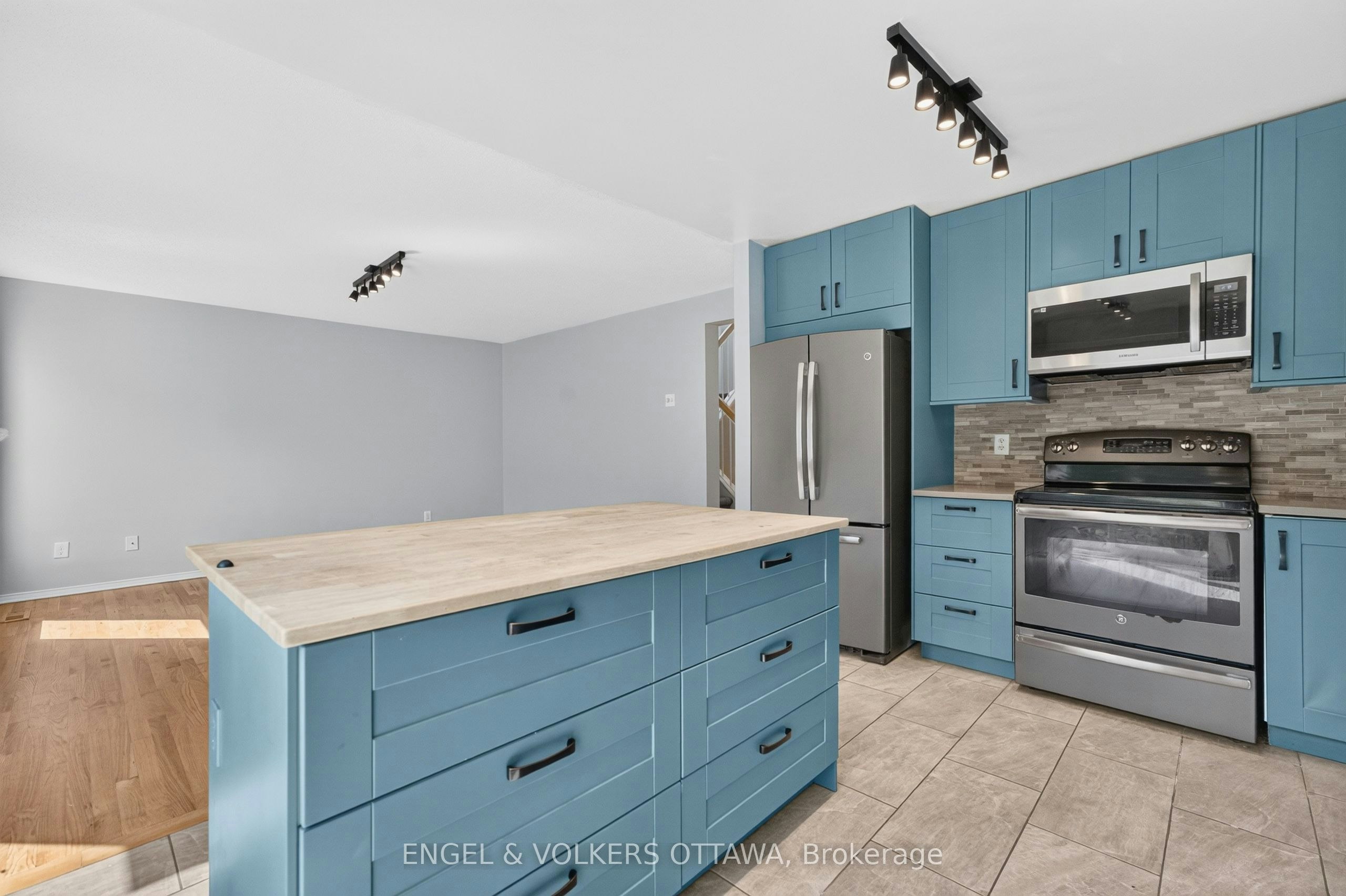 2123 Esprit Drive, Ottawa, ON, K4A 4K2 - 17