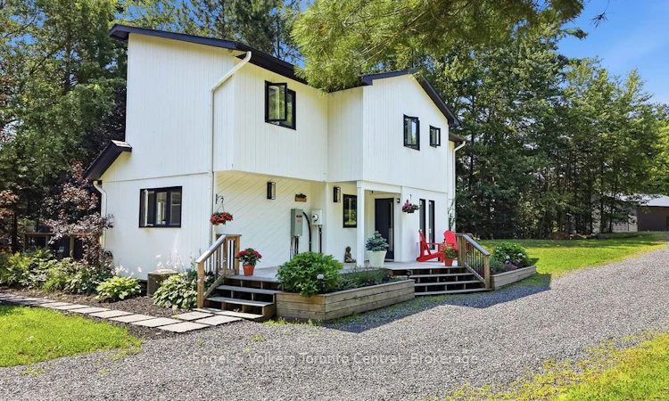 8 Bartlett Drive