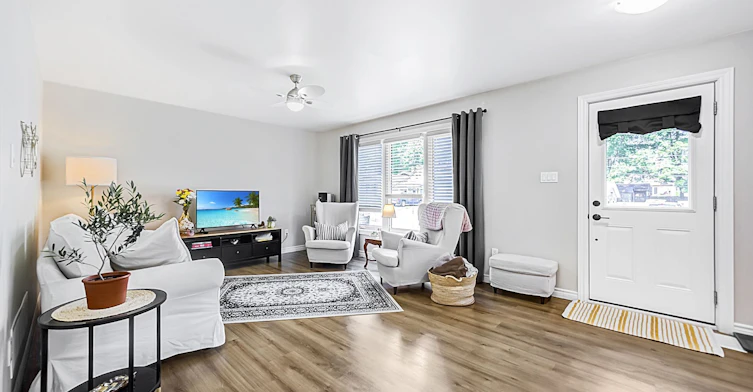 A-6 Lawrence Street, Parry Sound, ON, P2A 2E2 - 8