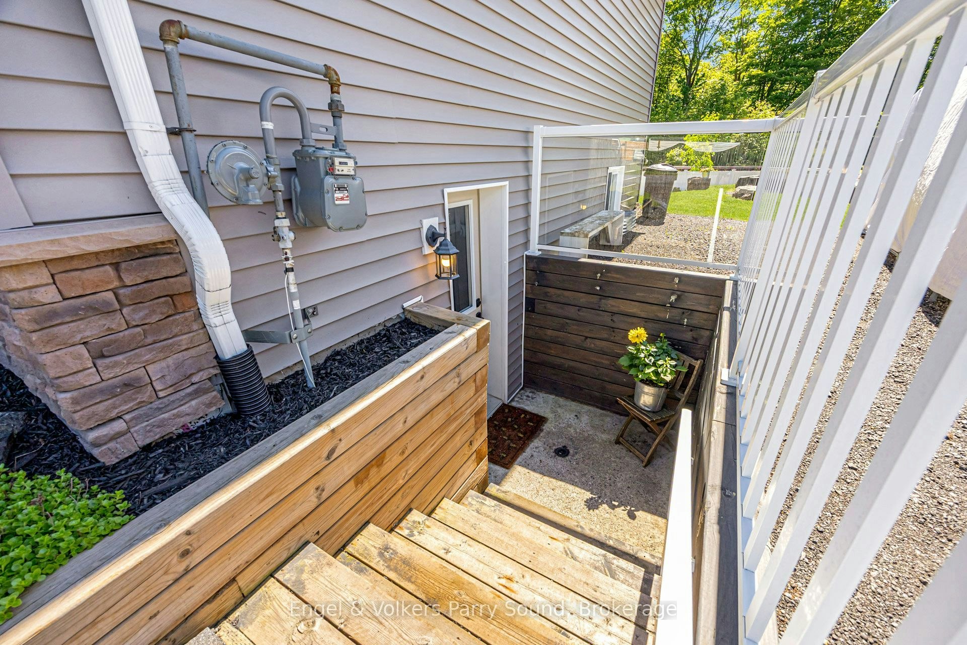 B-6 Lawrence Street, Parry Sound, ON, P2A 2E2 - 2