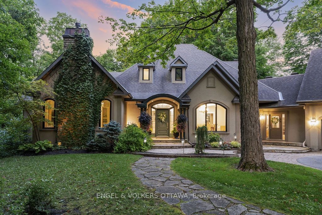 1412 Houston Crescent, Ottawa, ON, K2W 1B6
