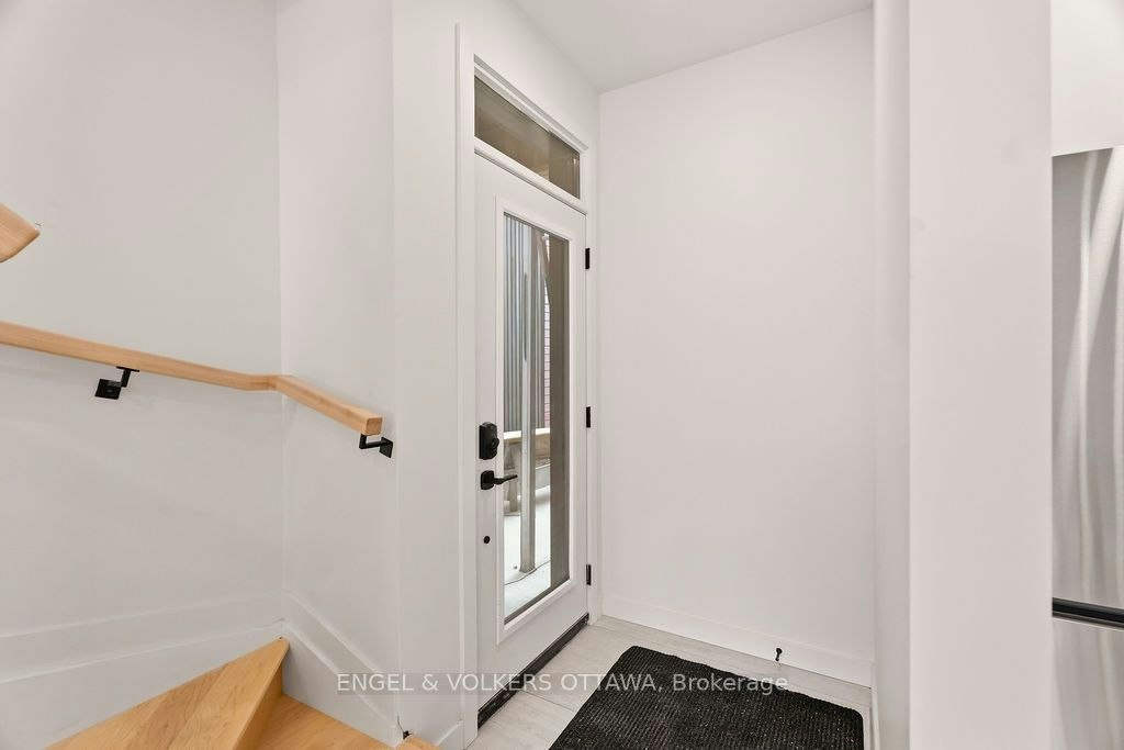 B-47 Fairmont Avenue, Ottawa, ON, K1Y 1X4 - 2