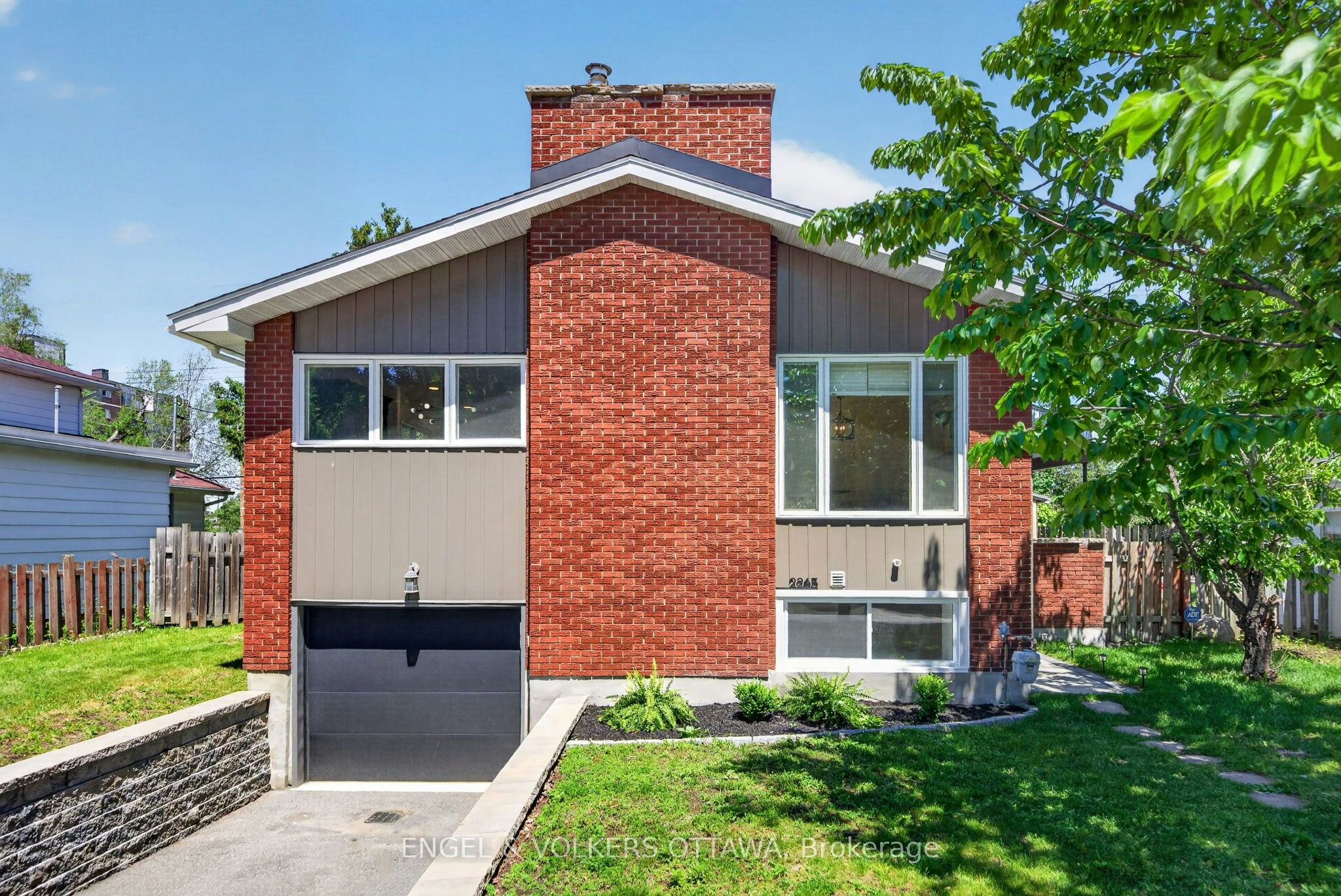 2265 Samuel Drive, Ottawa, ON, K1G 3C3