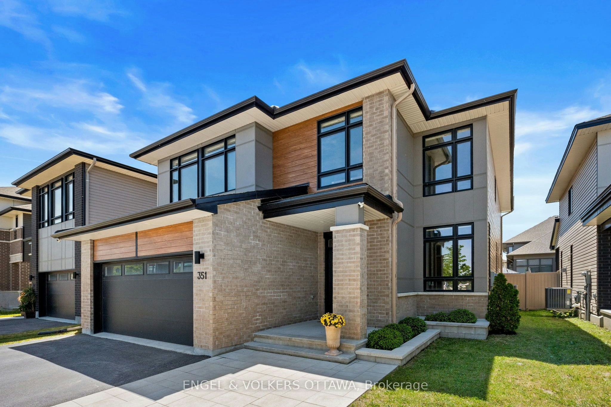 351 Shuttleworth Drive, Ottawa, ON, K1T 0T6