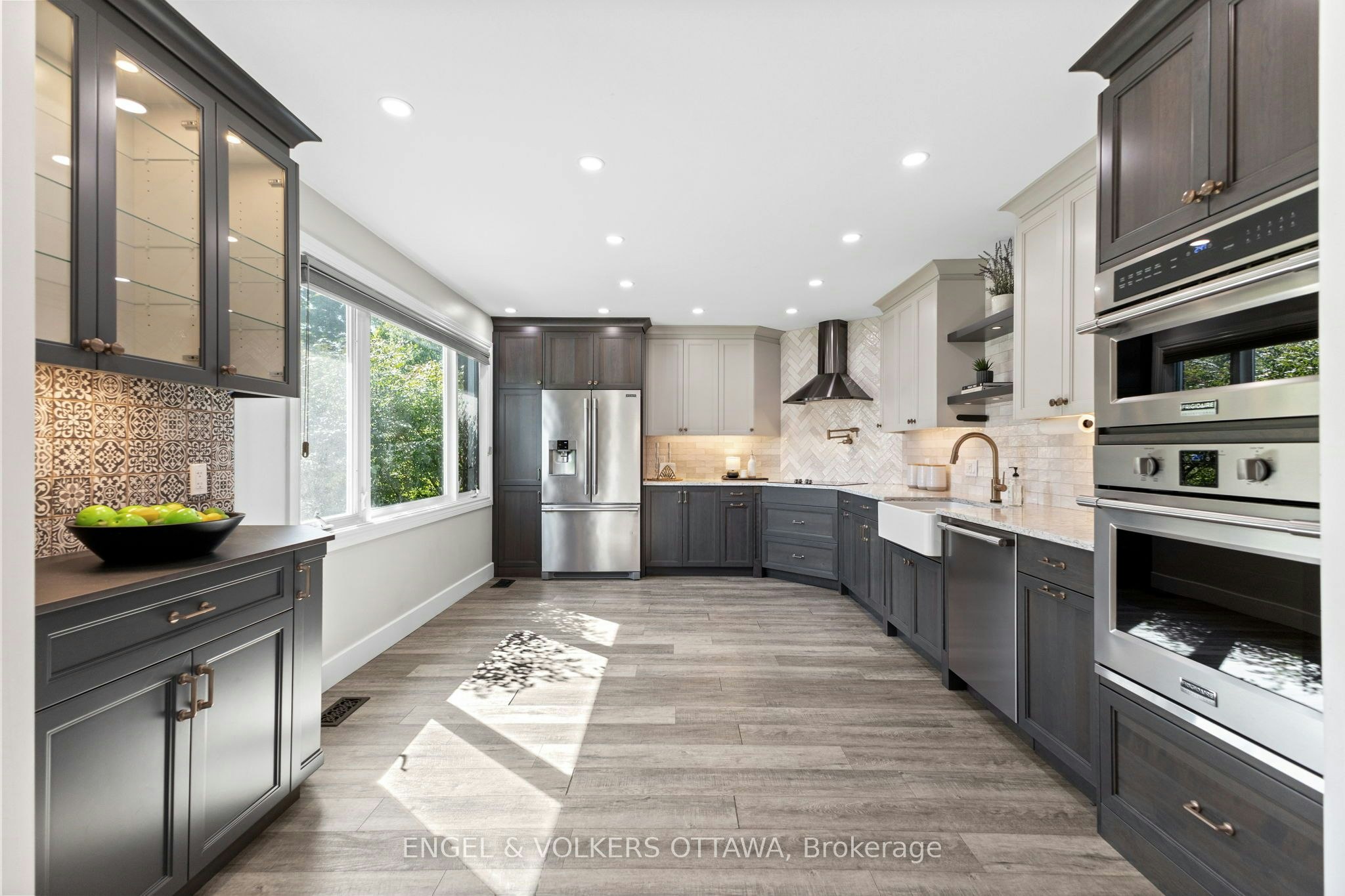 855 Weston Drive, Ottawa, ON, K1G 1W5 - 4