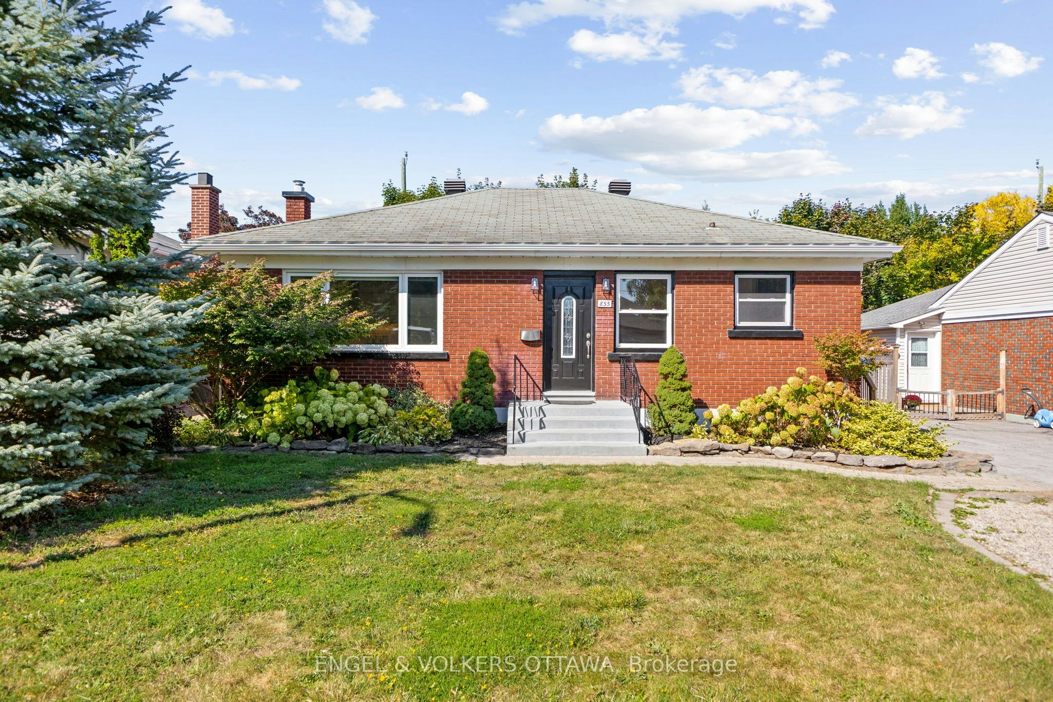 855 Weston Drive, Ottawa, ON, K1G 1W5