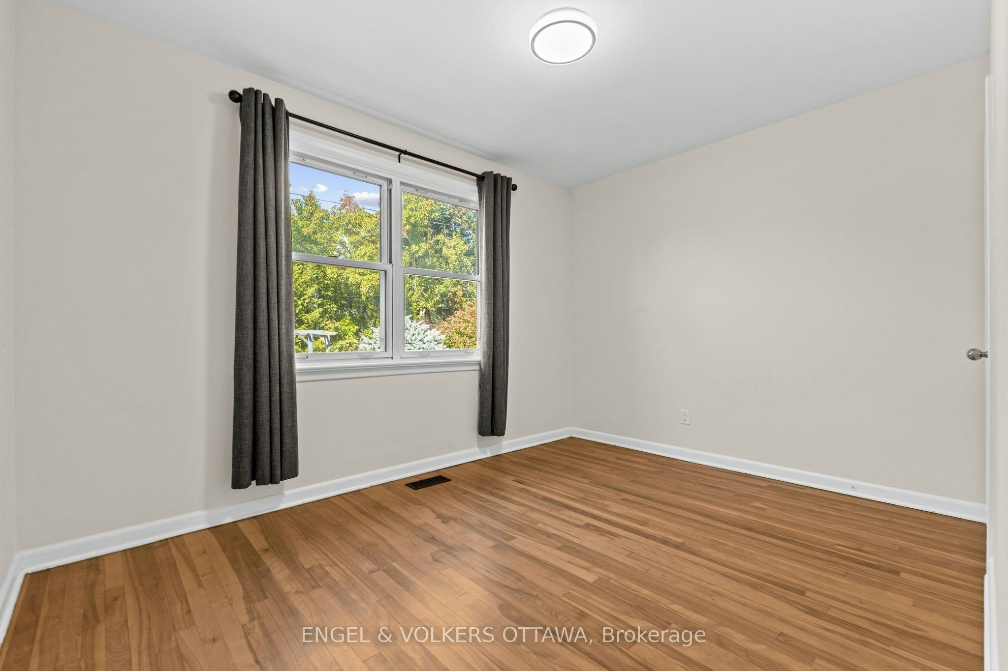 855 Weston Drive, Ottawa, ON, K1G 1W5 - 11