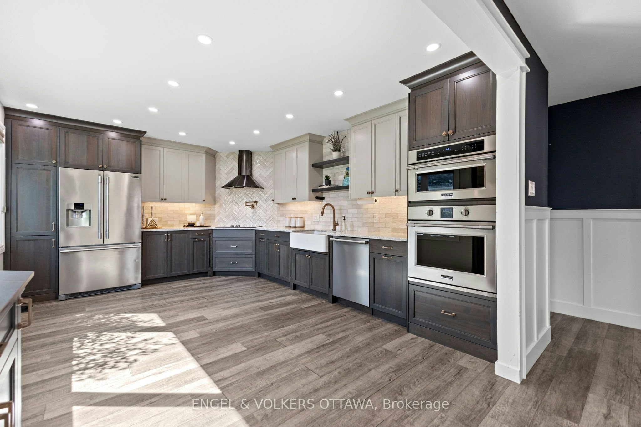 855 Weston Drive, Ottawa, ON, K1G 1W5 - 5