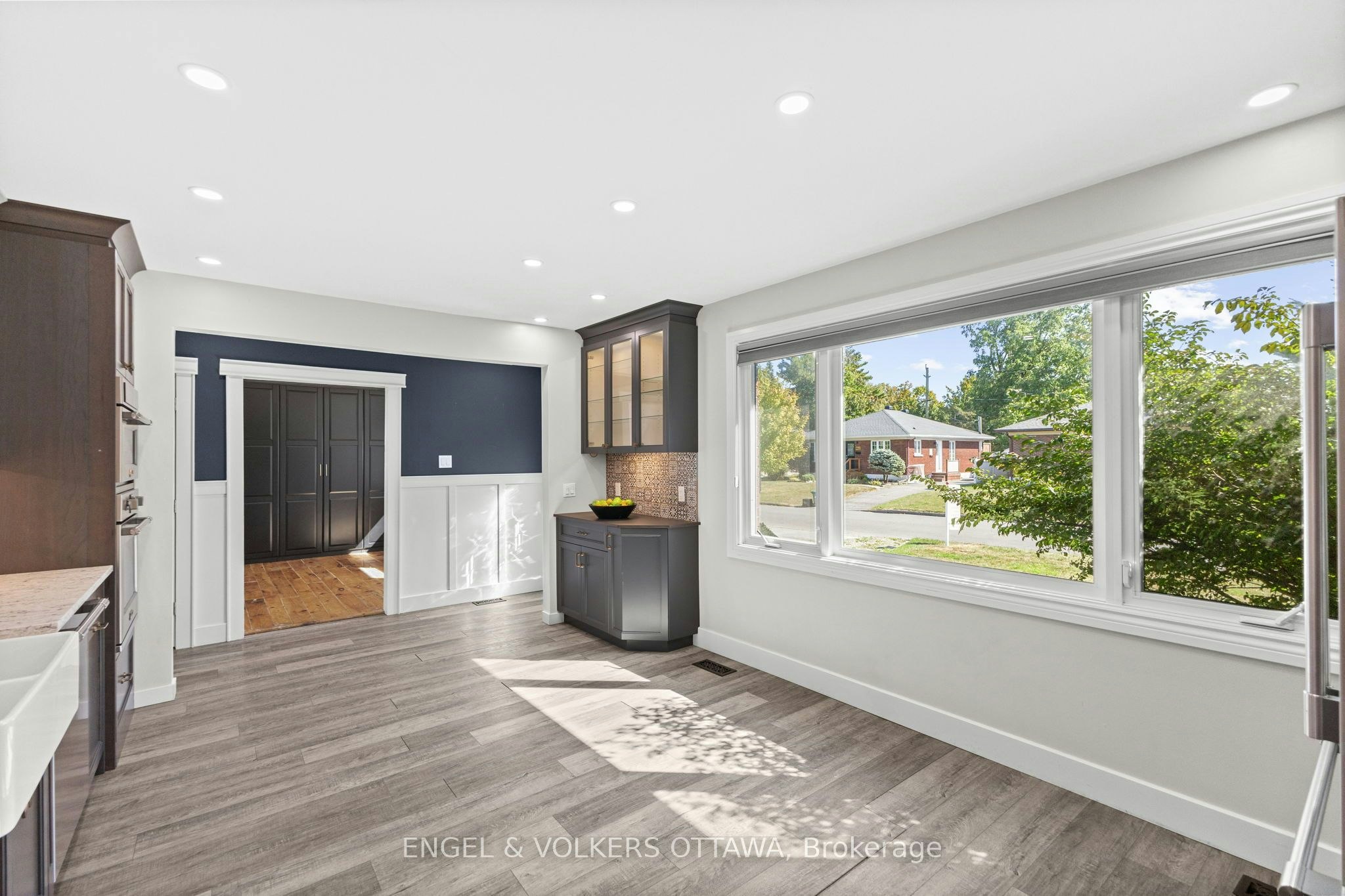 855 Weston Drive, Ottawa, ON, K1G 1W5 - 8